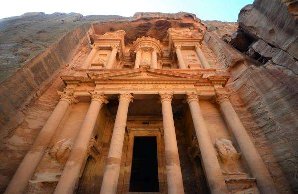 Photograph of the temple at Petra, Jordan